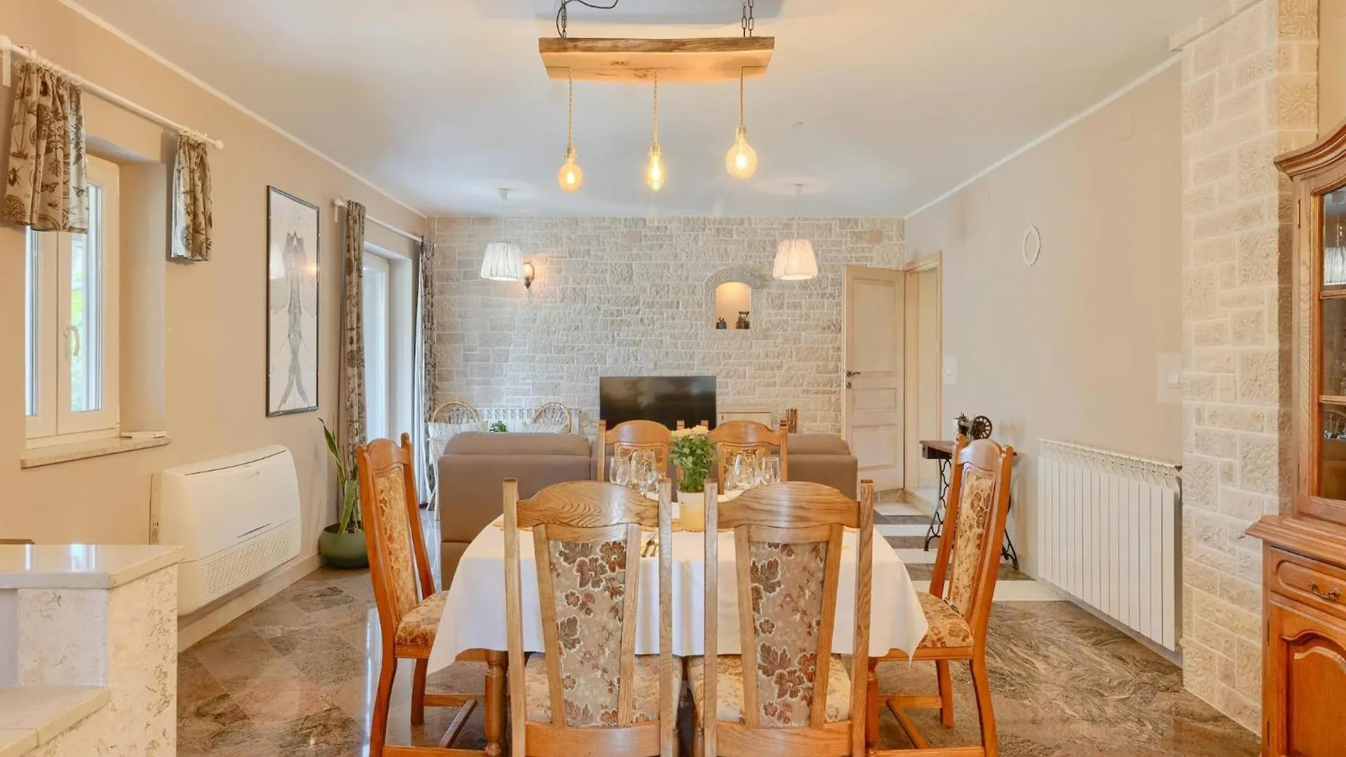 Charming Villa With Swimming Pool And Garden Pazin