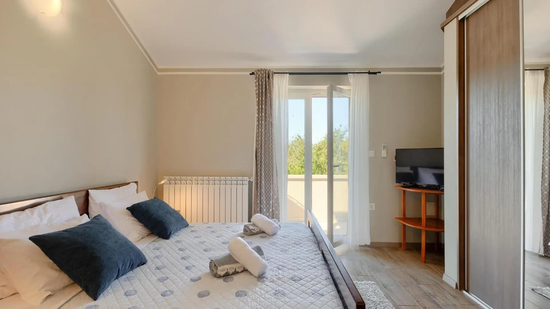 Charming Villa With Swimming Pool And Garden Pazin