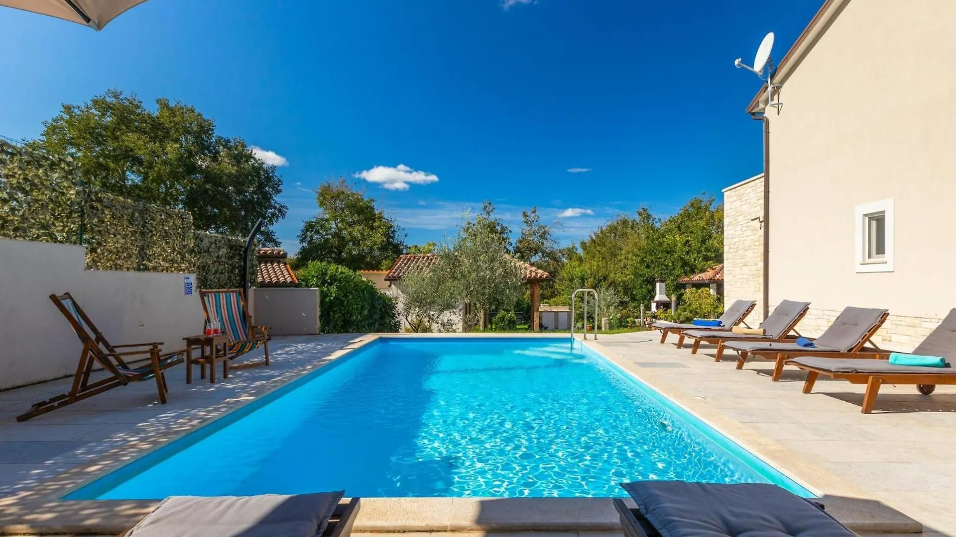 Charming Villa With Swimming Pool And Garden Pazin Holiday home